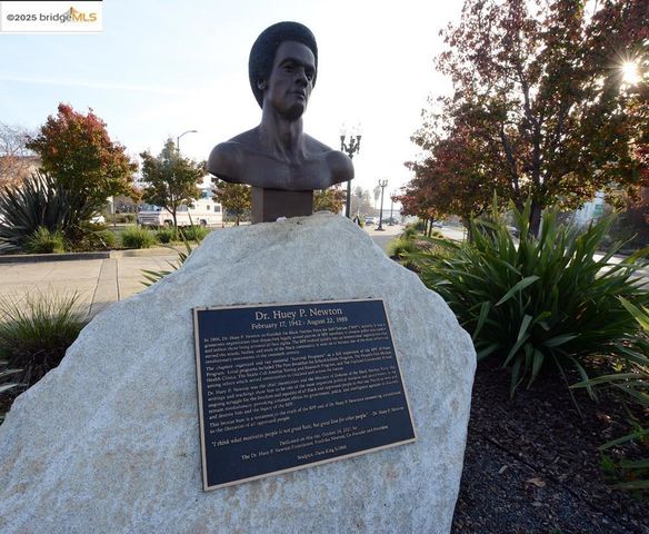 1633 8Th St, Oakland, CA 94607