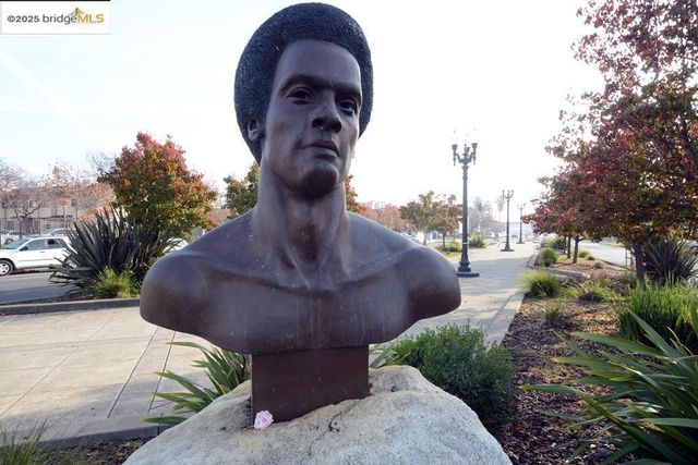 1633 8Th St, Oakland, CA 94607