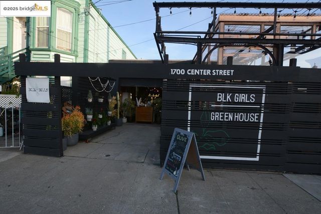 1633 8Th St, Oakland, CA 94607