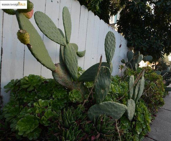 1633 8Th St, Oakland, CA 94607