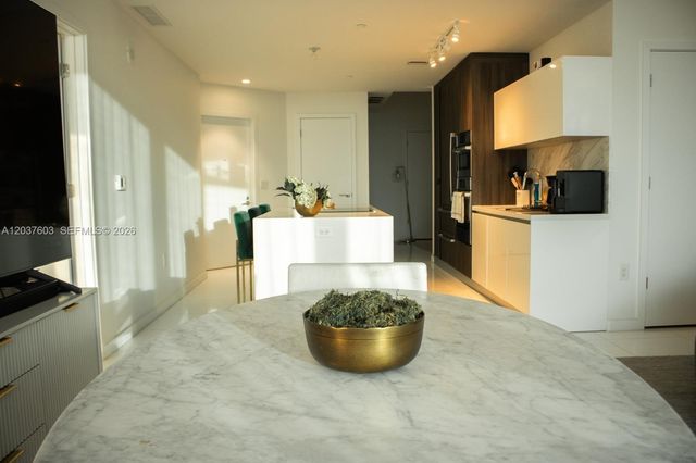 851 NE 1st Ave 4806, Miami, FL 33132