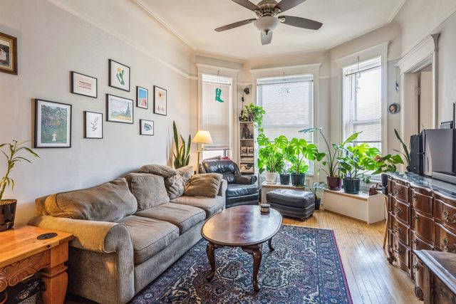 3140 N Kenmore Avenue 3, Chicago, IL 60657