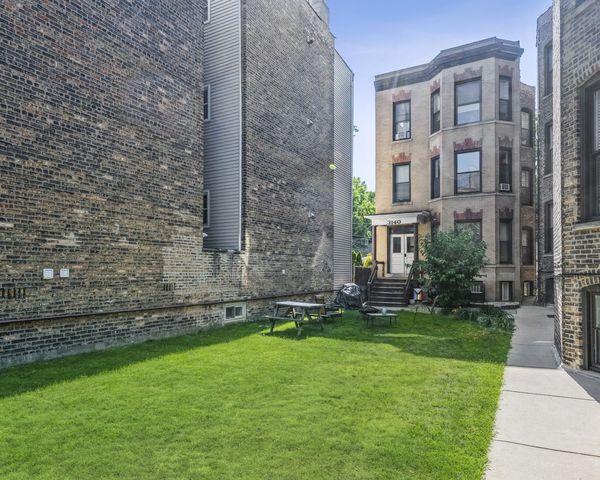 3140 N Kenmore Avenue 3, Chicago, IL 60657