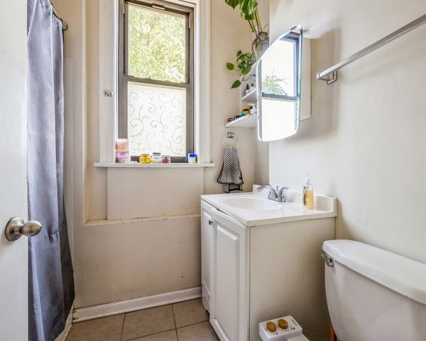 3140 N Kenmore Avenue 3, Chicago, IL 60657