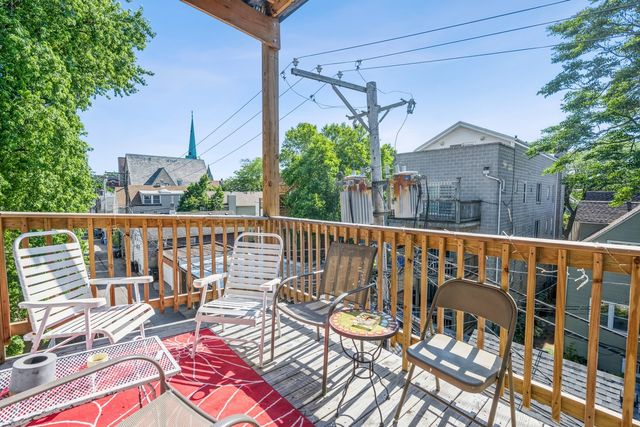 3140 N Kenmore Avenue 3, Chicago, IL 60657