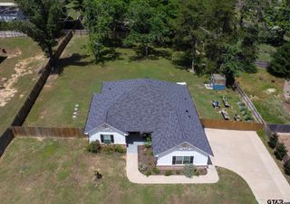 15807 Avery Ln, Lindale, TX 75771