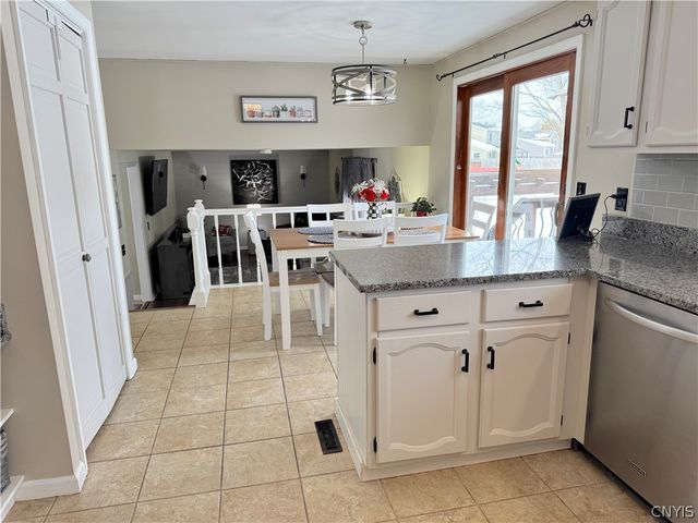 4245 Rancho Park Drive, Clay, NY 13090