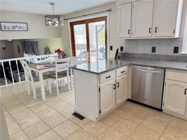 4245 Rancho Park Drive, Clay, NY 13090