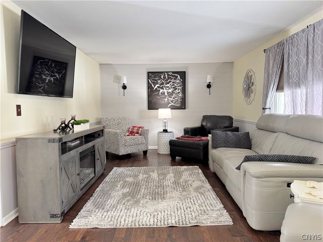 4245 Rancho Park Drive, Clay, NY 13090