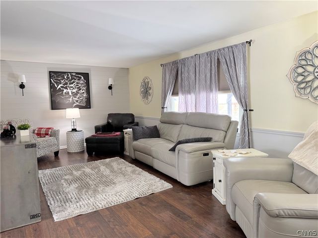 4245 Rancho Park Drive, Clay, NY 13090