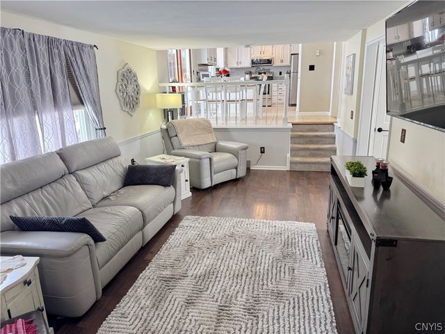 4245 Rancho Park Drive, Clay, NY 13090