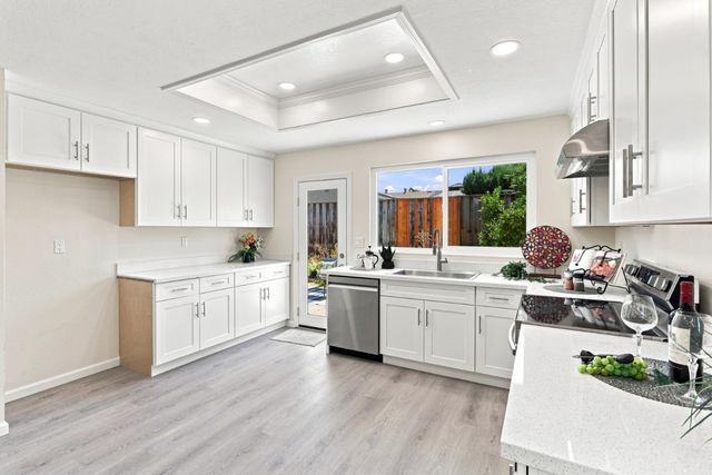 1274 MAYHEW Drive, San Jose, CA 95121