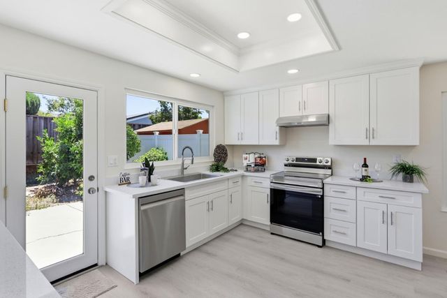 1274 MAYHEW Drive, San Jose, CA 95121