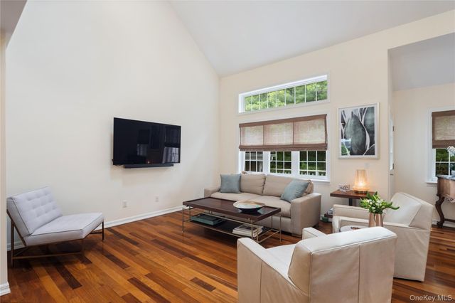 4 Winterberry Lane, Briarcliff Manor, NY 10510
