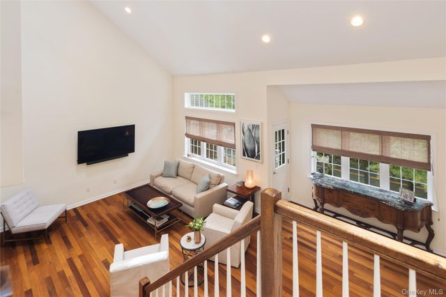 4 Winterberry Lane, Briarcliff Manor, NY 10510