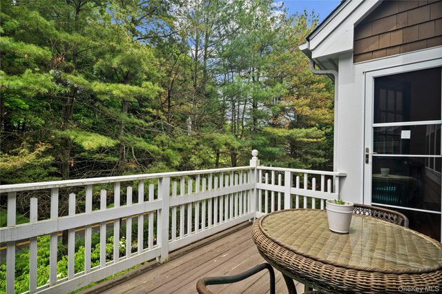 4 Winterberry Lane, Briarcliff Manor, NY 10510