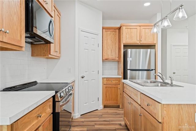 2104 E San Andrea Street 1, Edinburg, TX 78542