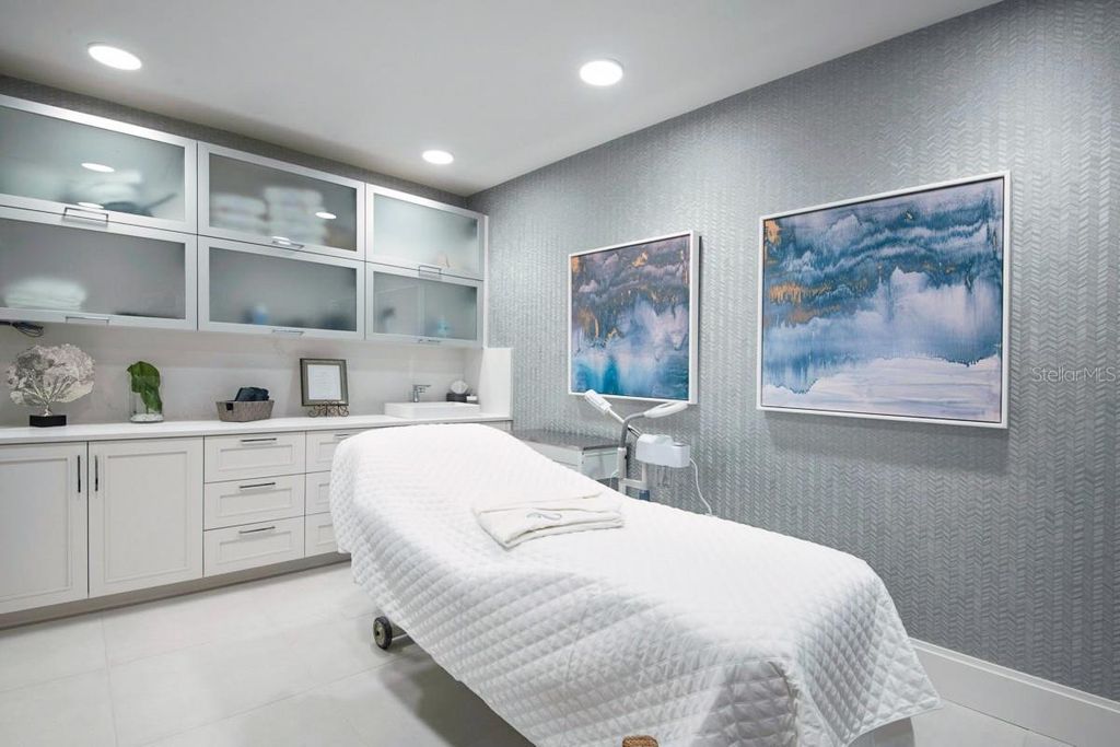 8376 CATAMARAN CIRCLE