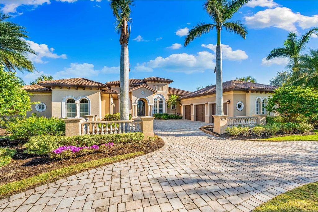 8376 CATAMARAN CIRCLE