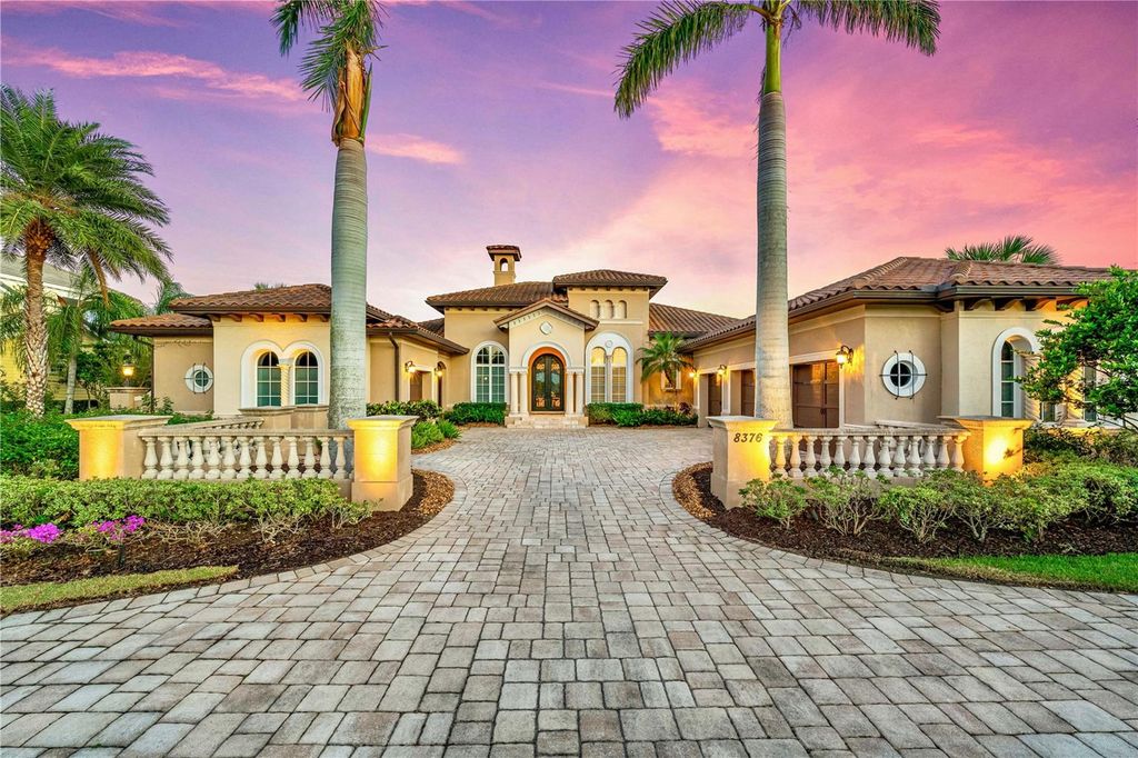 8376 CATAMARAN CIRCLE