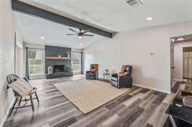 558 Copperhead, Mineral Wells, TX 76067