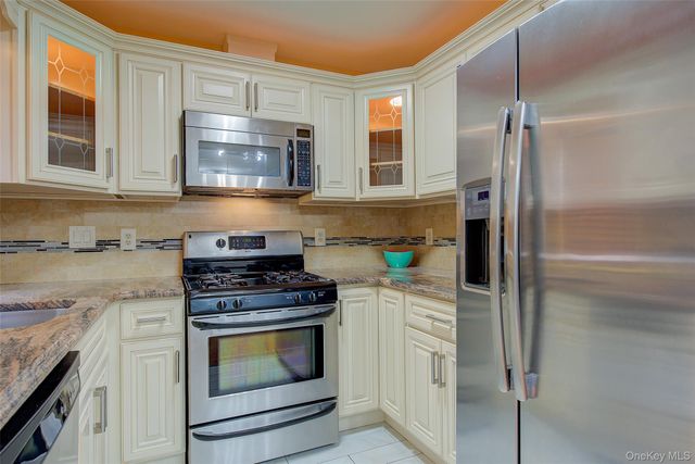 41 Beechwood Avenue House, Mount Vernon, NY 10553