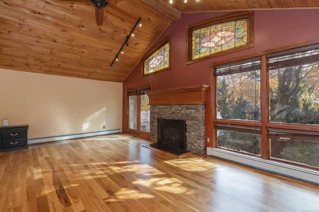 9 Cheryl Lane, Prospect, CT 06712