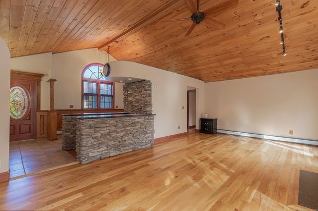 9 Cheryl Lane, Prospect, CT 06712