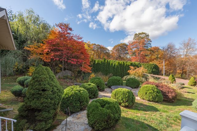 9 Cheryl Lane, Prospect, CT 06712