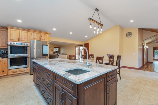 9 Cheryl Lane, Prospect, CT 06712
