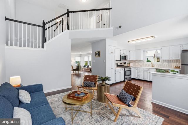 37 ELKINGTON DR, Mount Laurel, NJ 08054