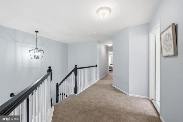 37 ELKINGTON DR, Mount Laurel, NJ 08054