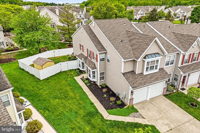 37 ELKINGTON DR, Mount Laurel, NJ 08054