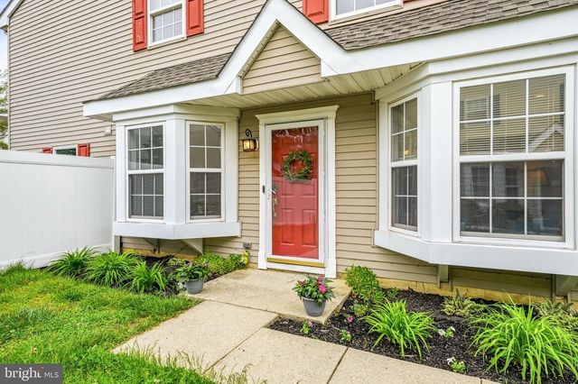 37 ELKINGTON DR, Mount Laurel, NJ 08054