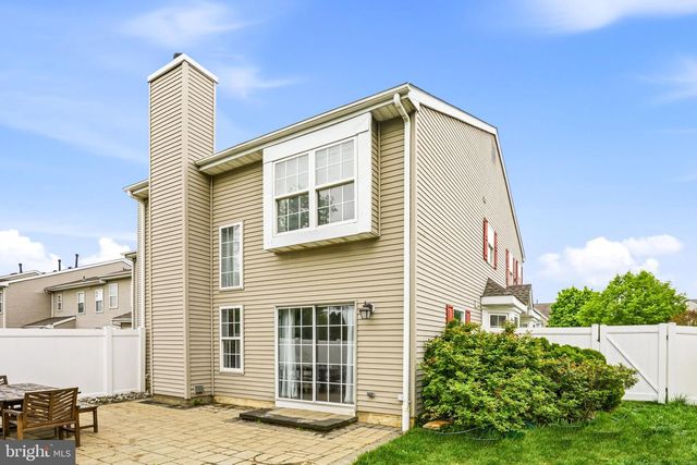 37 ELKINGTON DR, Mount Laurel, NJ 08054
