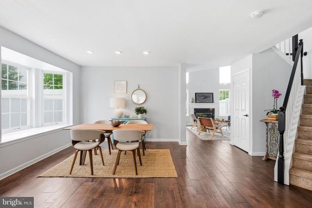 37 ELKINGTON DR, Mount Laurel, NJ 08054
