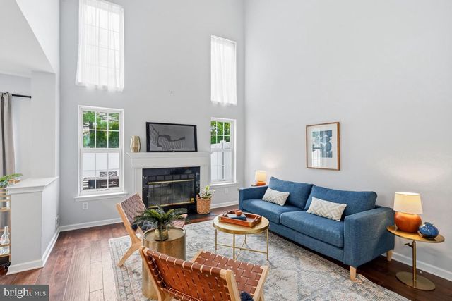 37 ELKINGTON DR, Mount Laurel, NJ 08054