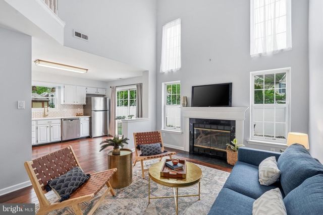 37 ELKINGTON DR, Mount Laurel, NJ 08054