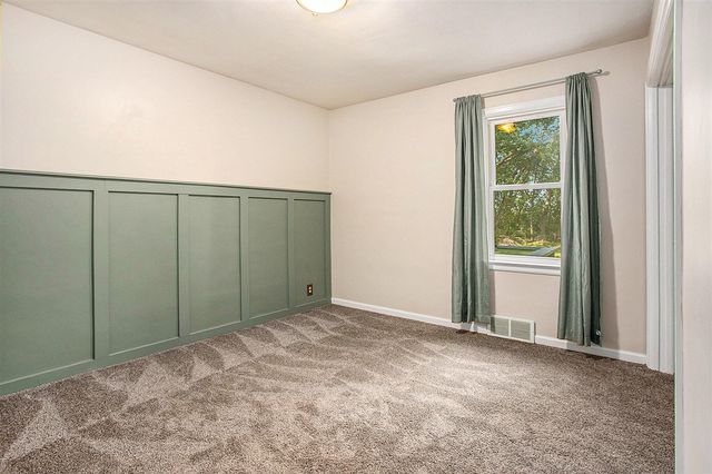 32780 M 43, Paw Paw, MI 49079