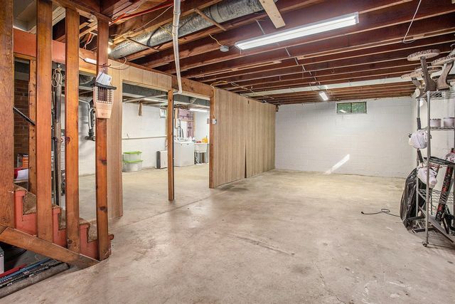 32780 M 43, Paw Paw, MI 49079