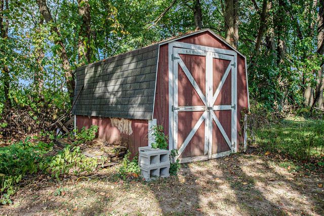 32780 M 43, Paw Paw, MI 49079