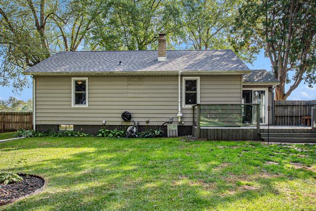 32780 M 43, Paw Paw, MI 49079