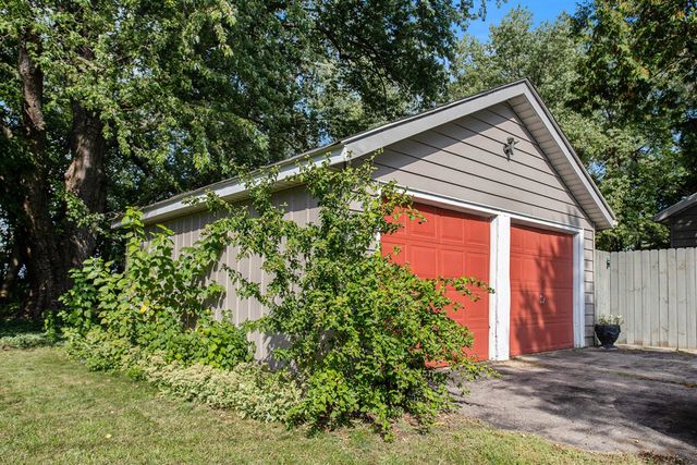 32780 M 43, Paw Paw, MI 49079