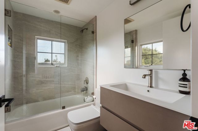 1025 Euclid Street 101, Santa Monica, CA 90403