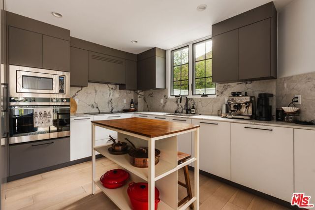 1025 Euclid Street 101, Santa Monica, CA 90403
