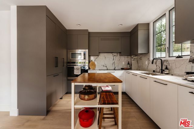 1025 Euclid Street 101, Santa Monica, CA 90403