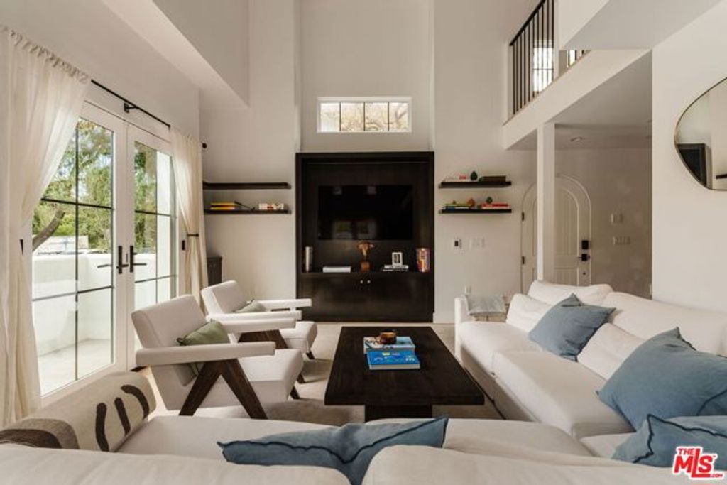 1025 Euclid Street 101, Santa Monica, CA 90403
