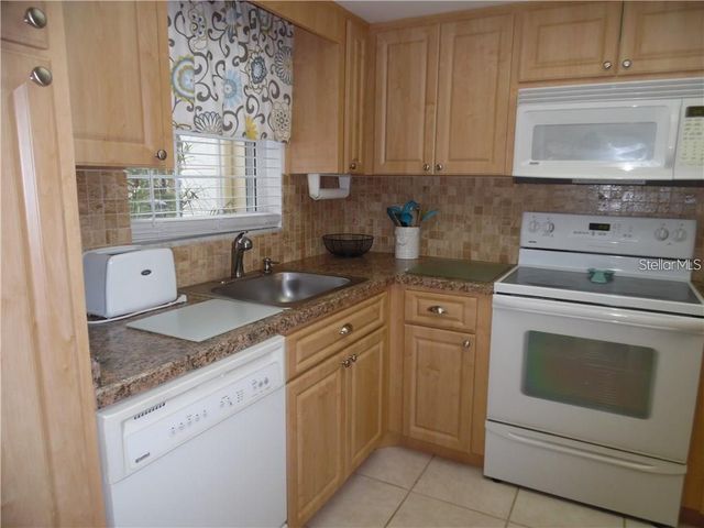 1656 S LAKE AVENUE 3, Clearwater, FL 33756