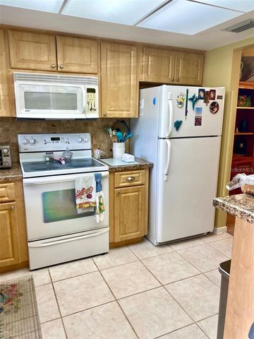 1656 S LAKE AVENUE 3, Clearwater, FL 33756