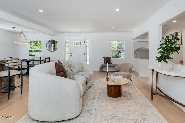 1475 N Bundy Drive, Los Angeles, CA 90049